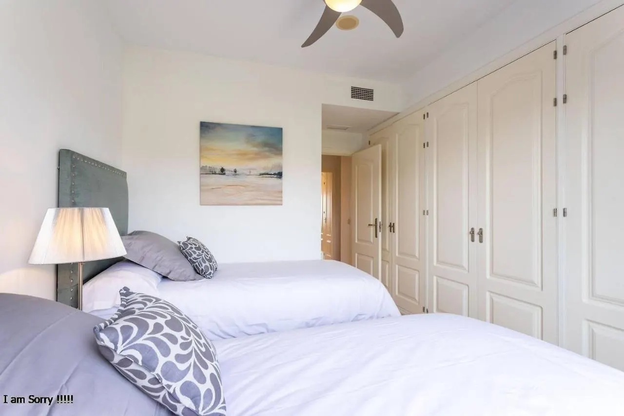 Royal Apartment W/Shared Pool, Terrace &A/C Malaga