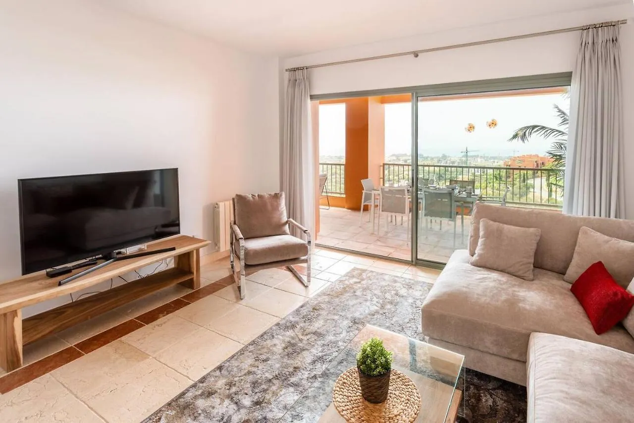 Royal Apartment W/Shared Pool, Terrace &A/C مالقة