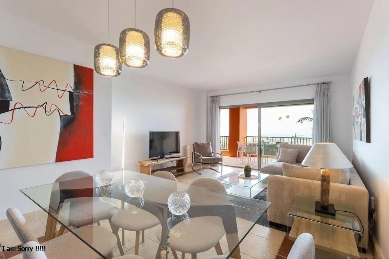 Royal Apartment W/Shared Pool, Terrace &A/C مالقة